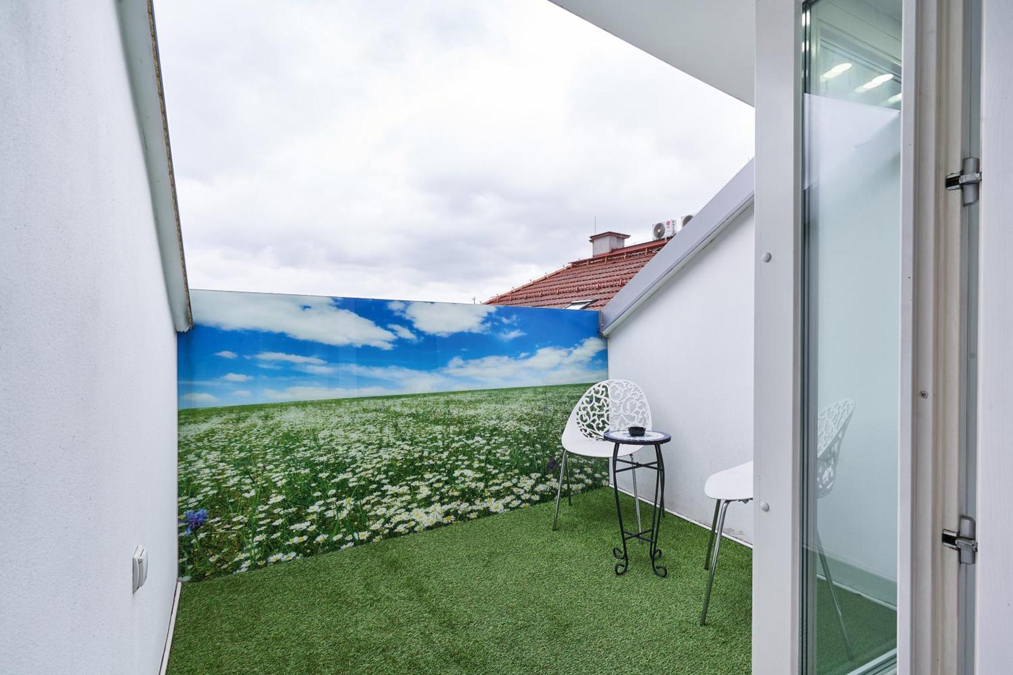 Unique Design Loft In Middle Of Centre Of Old Town With Netflix Apartment